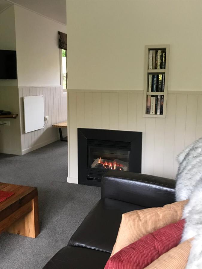 Burn Cottage Retreat ครอมเวลล์ ภายนอก รูปภาพ