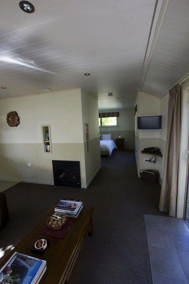 Burn Cottage Retreat ครอมเวลล์ ภายนอก รูปภาพ